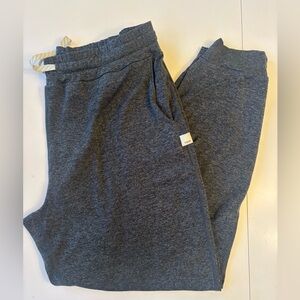 Vuori women’s performance jogger, medium charcoal heather